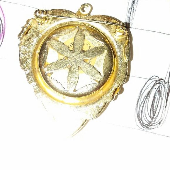 Vintage AVON golden perfume brooch - Picture 3 of 8